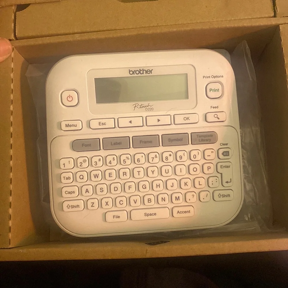 Desktop label maker
